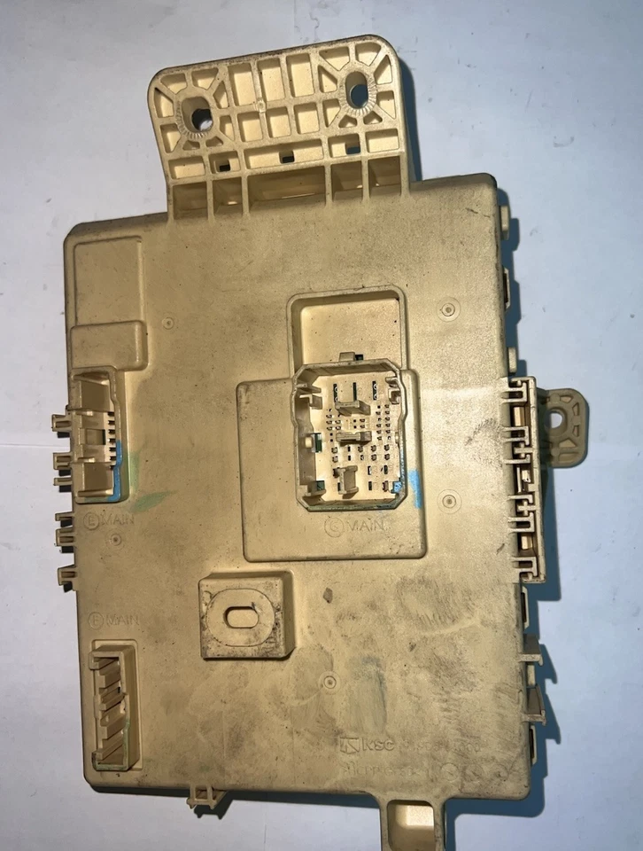 2019-2020 Hyundai Santa Fe Interior Fuse Box Relay 91950-S2310 - Image 2 of 2