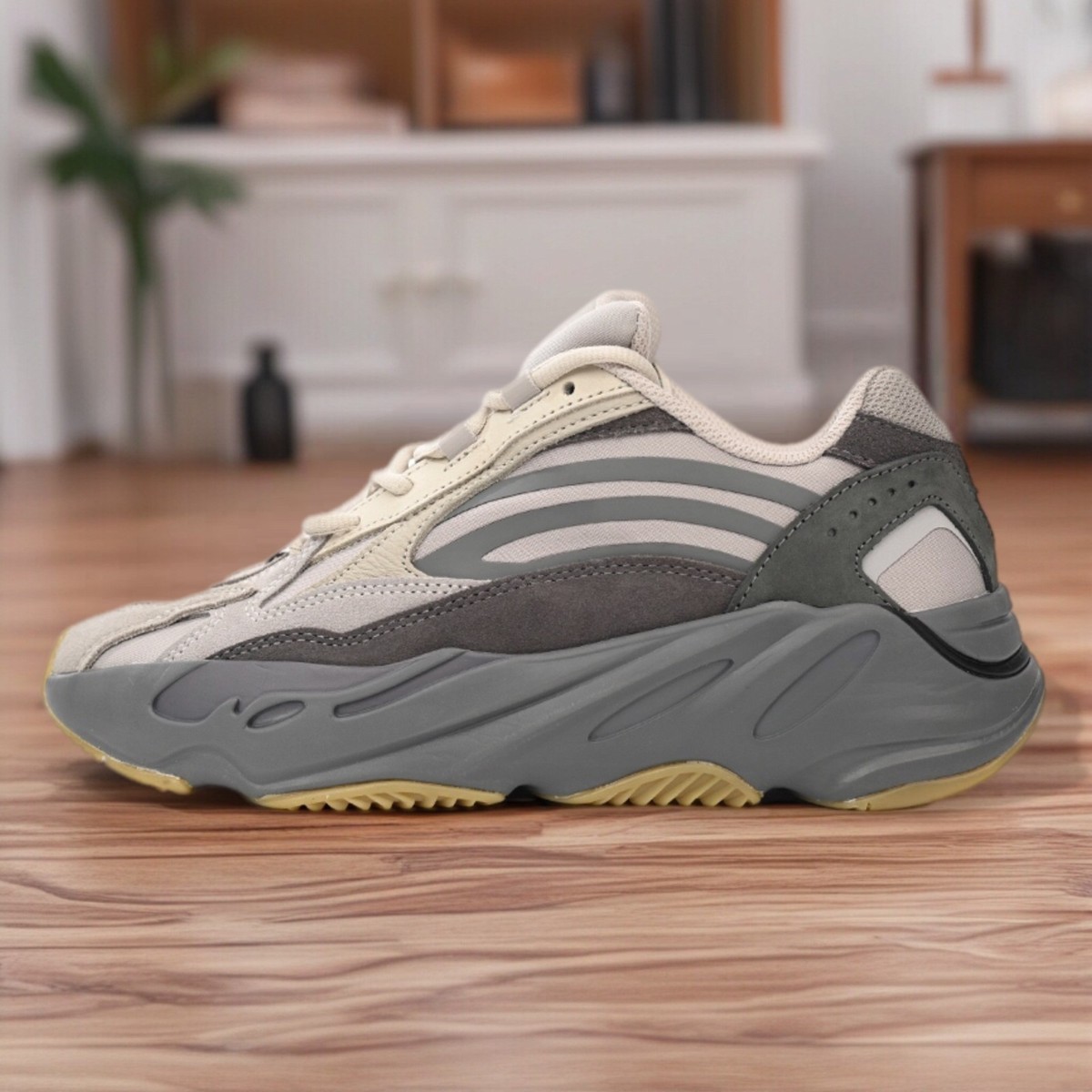 HOT V2 Tephra Yeezy Boost 700 V2 Precio Size Adidas Yeezy