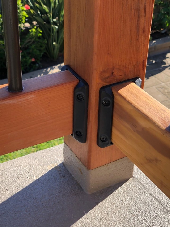 Deck Railing Bracket Connectors 2X4 Wooden Post Stair Fence Rail ...