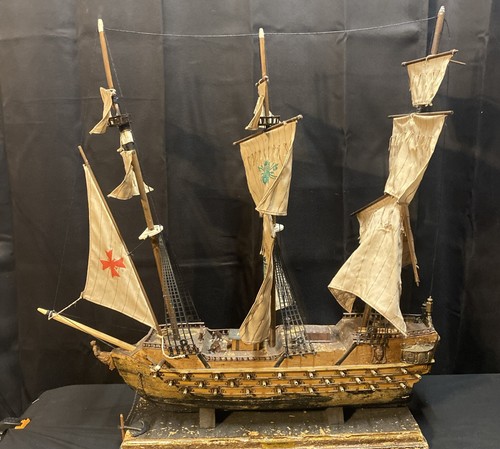 Collectible Ship Wooden Boat Brass Cannon/Accent NAVIO ESPANOL AVO 1690 Damaged