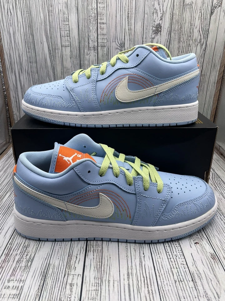 Nike Air Jordan 1 Low SE Psychic Blue DO8227 400 Talla 7Y/Mujer Talla 8.5 Sin Tapa Foto 2 de 4