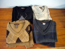 4 Dockers Tan Brown Grey Black V-Neck Argyle Men  s Sweater Vest- Size L EUC