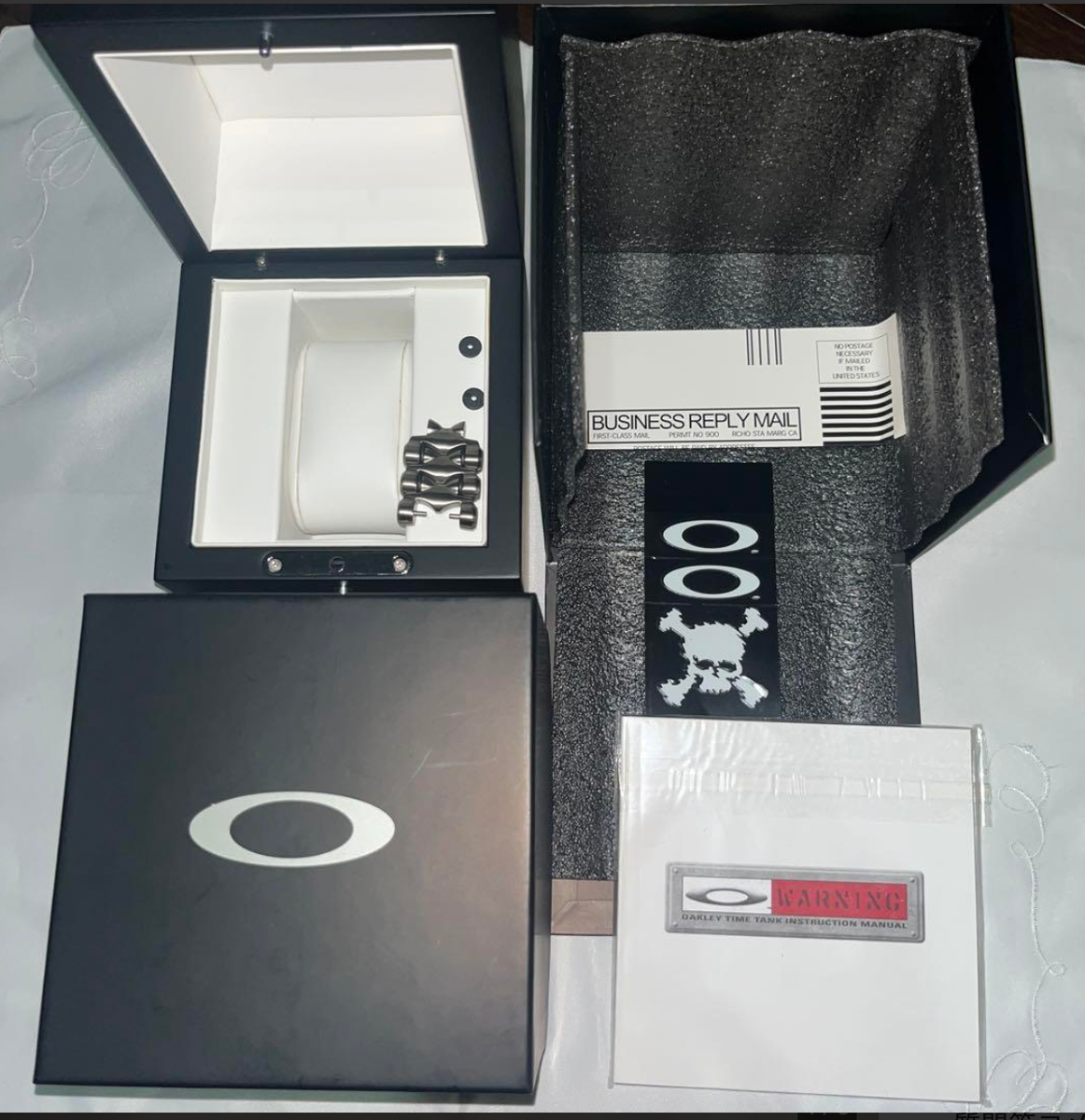 Oakley Minute machine Wrist Watch (Analog) accessories Oakley Minute machine Wrist Watch (Analog) accessories