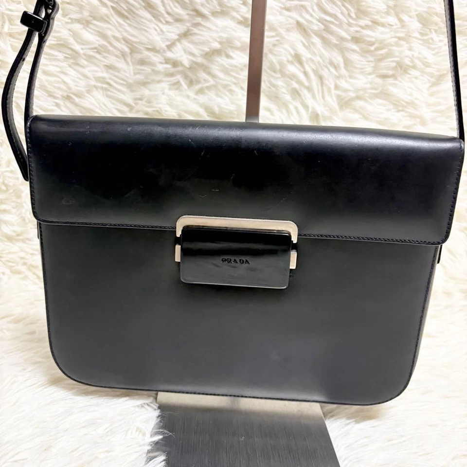 Auténtico bolso de hombro de cuero PRADA negro para mujer Italia 126762 Foto 2 de 4
