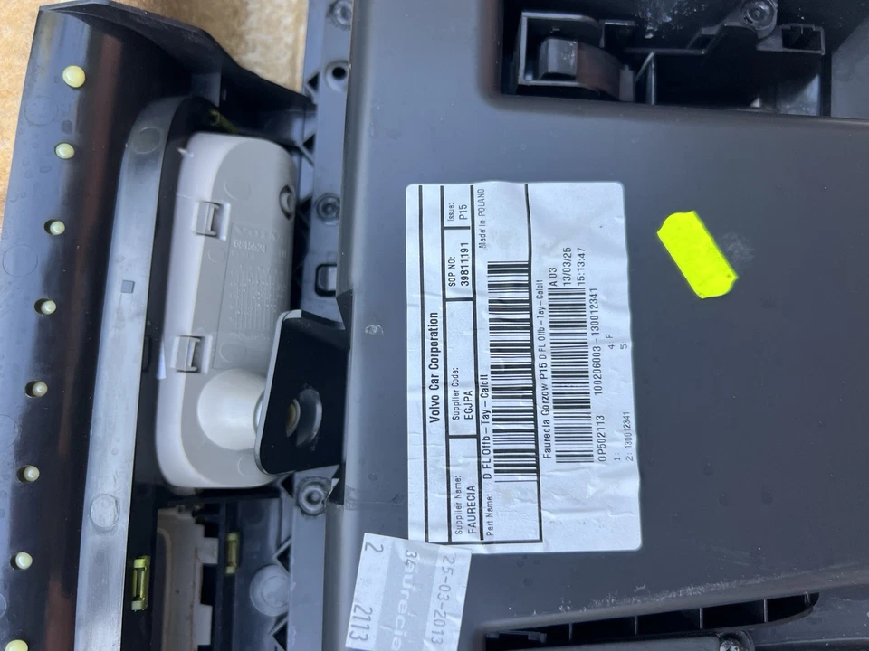 11-13 VOLVO C70 FRONT LEFT DRIVER SIDE INTERIOR DOOR PANEL - Image 3 of 4