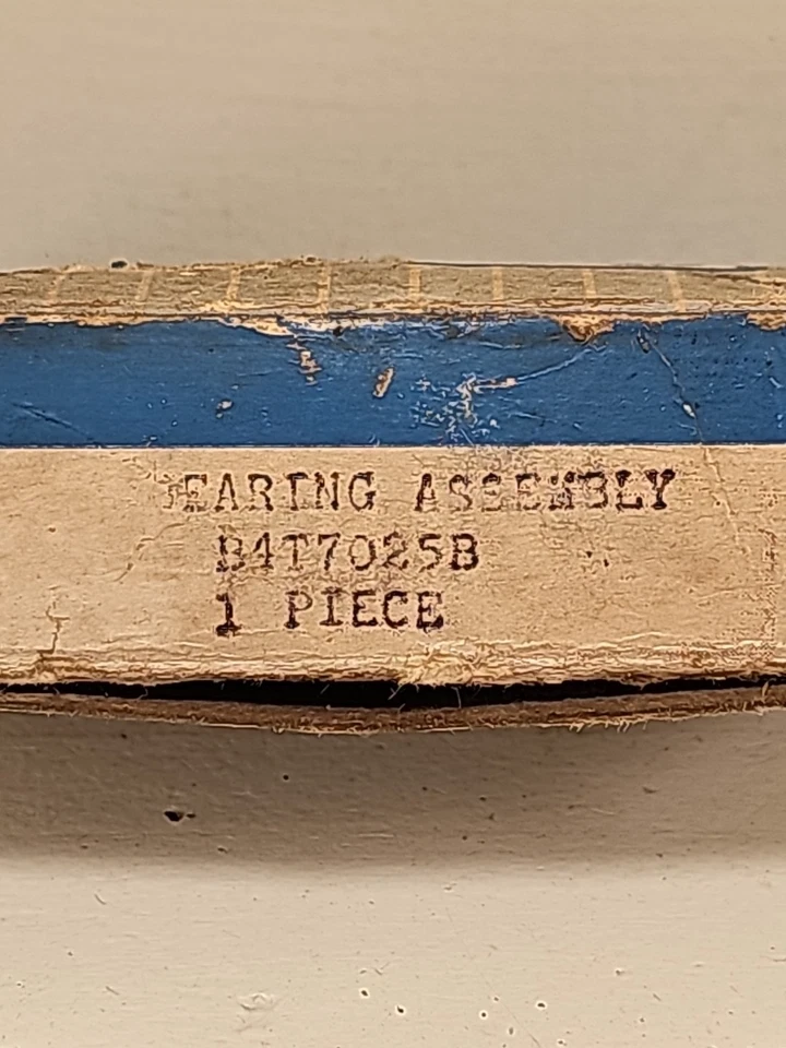 Cojinete de eje de transmisión principal B4T7025B FoMoCo NOS 1932 a 1936 Chevy 1 1/2 tonelada Foto 2 de 4