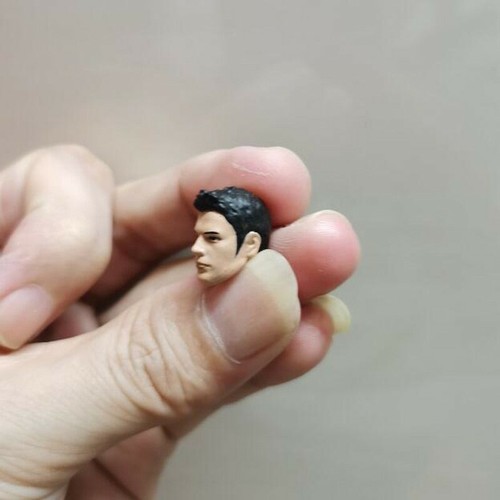 Painted 1/18 Scale Resident Evil Cartoon Chris Head Sculpt Fit 3.75" Figure - Picture 3 of 3