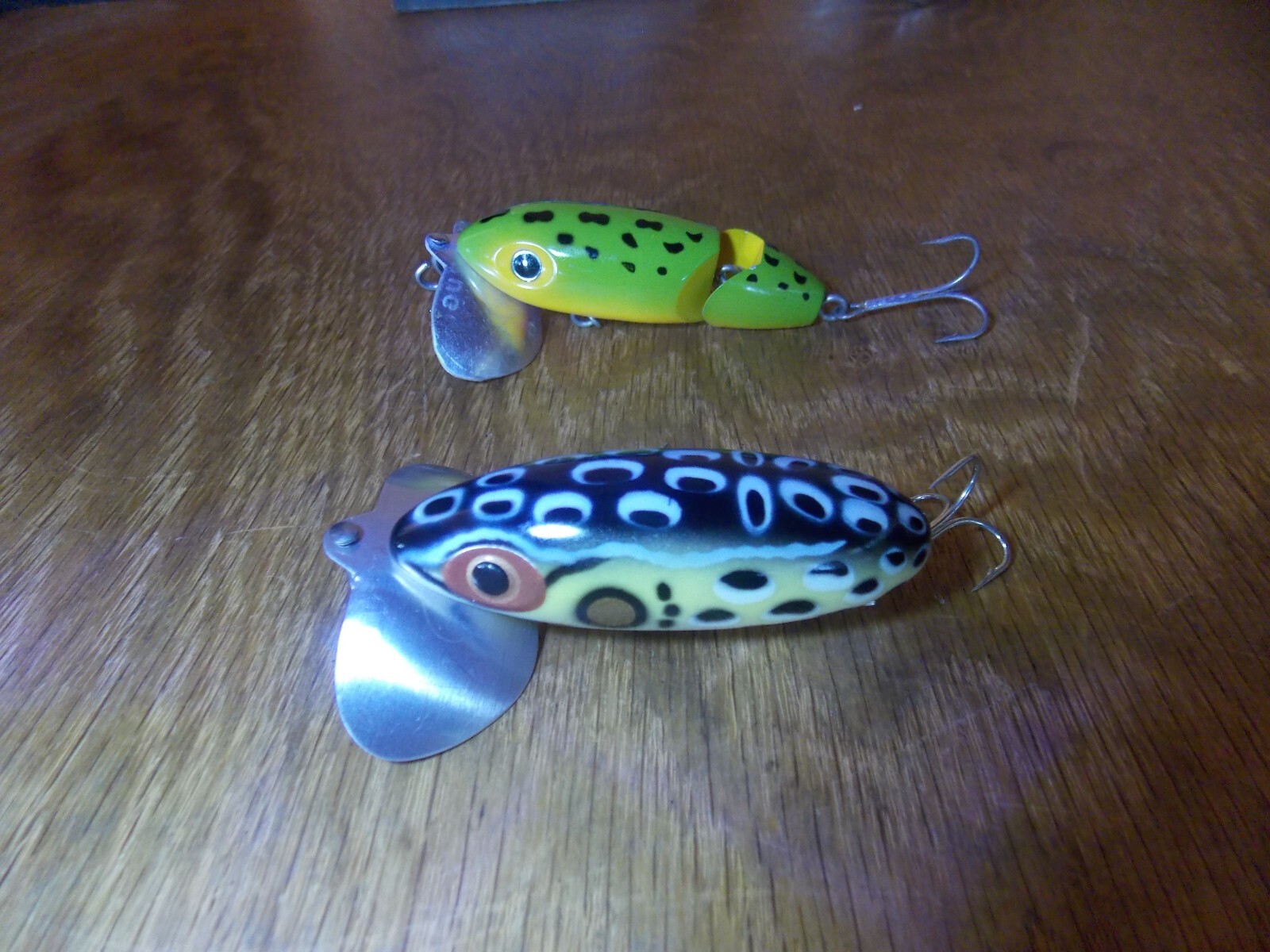 Arbogast JITTERBUG Topwater Lures 1-Jointed Frog 1-Cricket Frog V-CLEAN  9/26 - Image 3