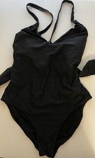 Women  s One Piece Swimsuit. Old Navy Brand. Size XL. New Without Tags. black