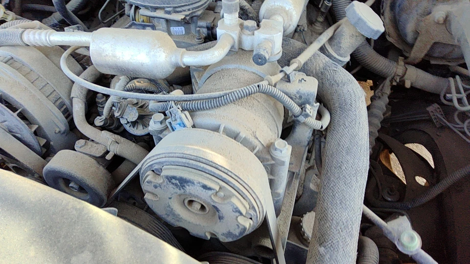 Conjunto de bomba de aire acondicionado compresor de aire acondicionado GMC Yukon 1996-2000 OEM 5,7 L 1136519 Foto 2 de 4