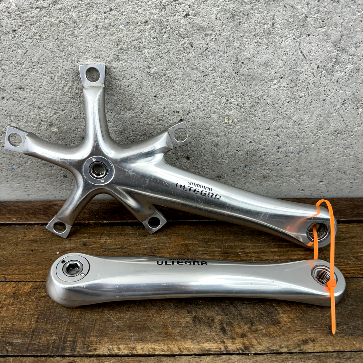 SHIMANO シマノ ULTEGRA FC-6500 クランクアーム175mm Shimano Ultegra FC-6500 175mm Crankset With Bottom Bracket