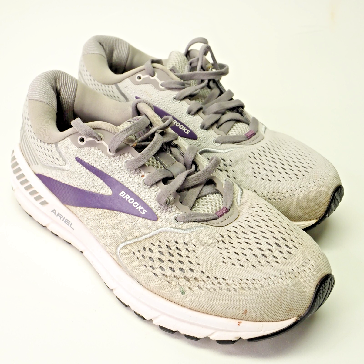 Brooks Ariel 20 Gray and Purple Running Shoe sneakers women size