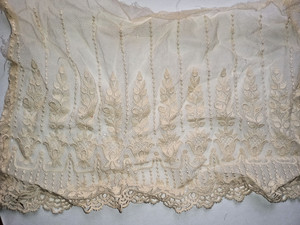 Beautiful Scalloped Edge Tambour Lace Piece #1623