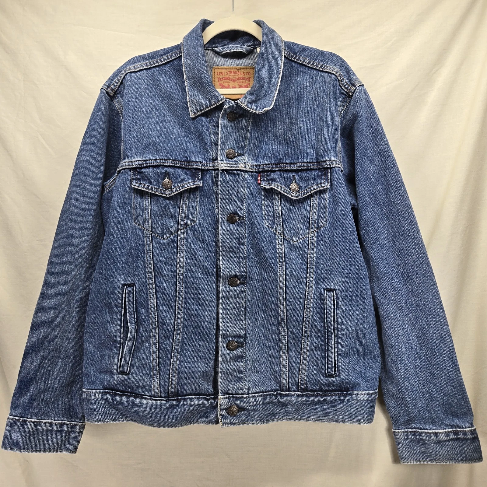 Levis Jean Truckers Jacket Men's Large 72334 Blue Denim 100% Cotton Button
Opens in a new window or