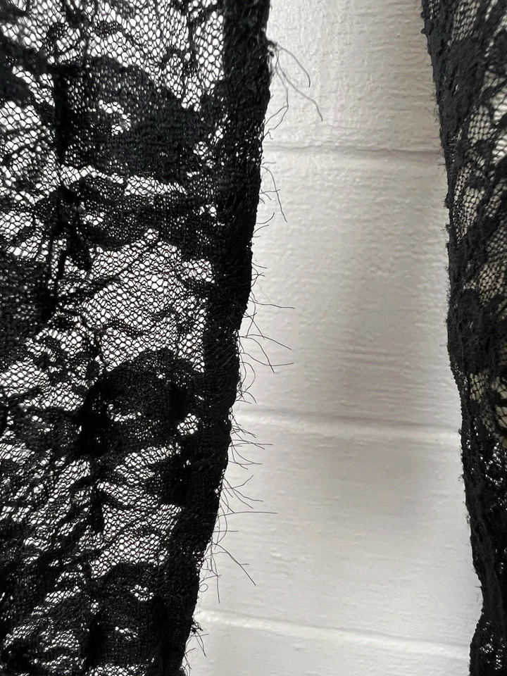 Mudd Juniors Lace Black Top Size M Early 2000s Possibly Vintage Y2K - Image 4 of 4