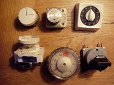 Posten von 6 Kurzzeituhren/Schaltuhren (Junghans, Diehl, Isgus u. A.)