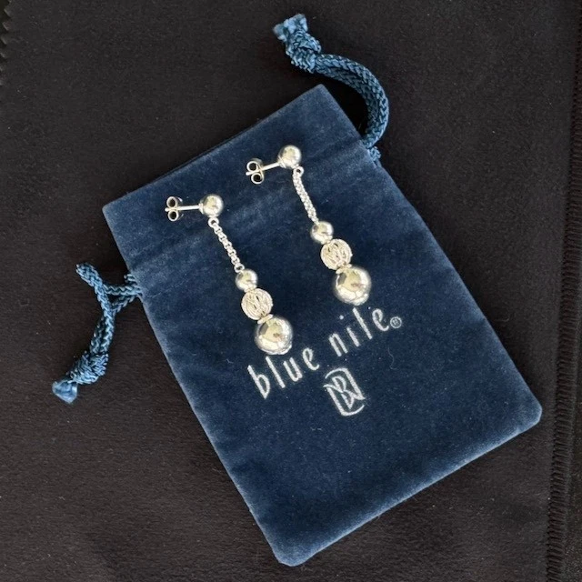 Pendientes colgantes de filigrana y cuentas de plata esterlina Blue Nile nuevos envío gratuito Foto 3 de 4