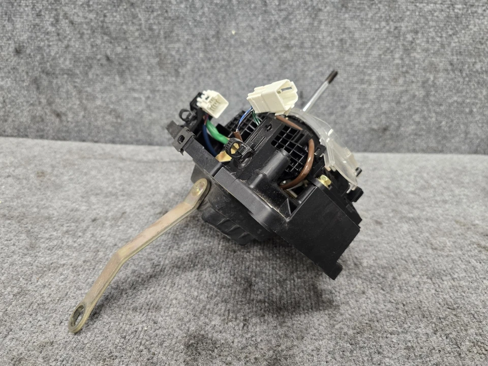 LEXUS IS300 2001-2005 OEM TRANSMISIÓN AUTOMÁTICA PALANCA DE CAMBIOS SELECTOR MONTAJE Foto 3 de 4