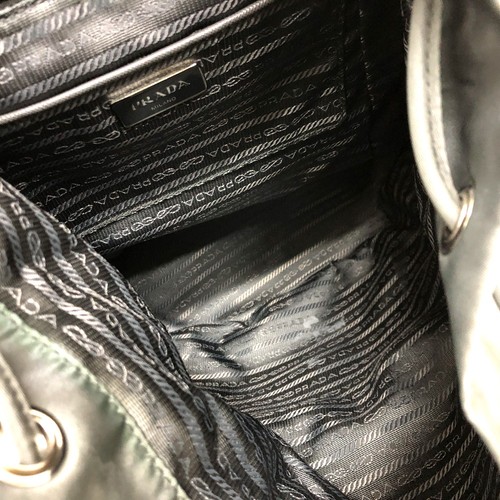 PRADA BZ0032 Triangle logo bag Backpack Leather gray/SilverHardware - Afbeelding 7 van 9