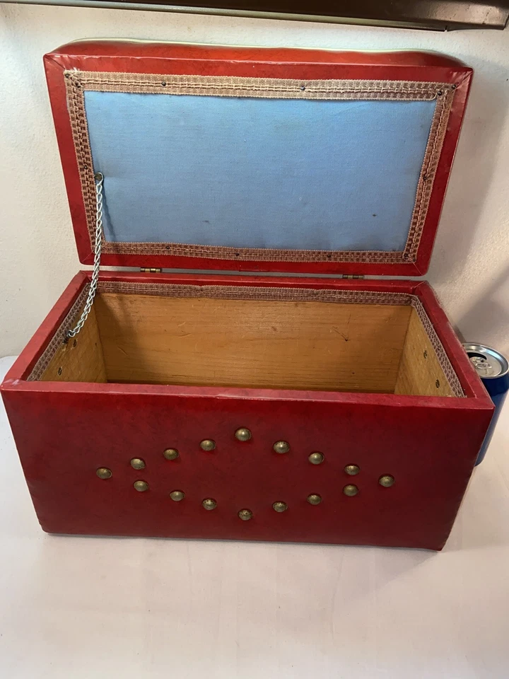 VTG Mini Salesman Sample? Child’s MID-CENTURY Red Naugahyde Vinyl OTTOMAN Chest - Image 2 of 4