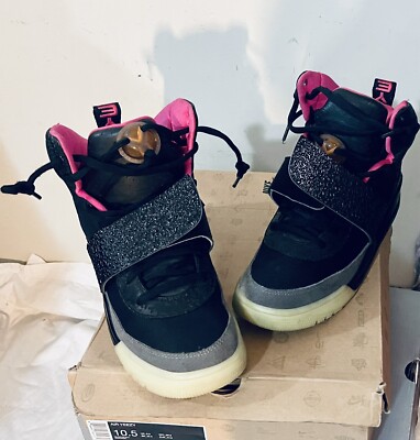 Size 10.5 - Nike Air Yeezy Blink - 366164-003