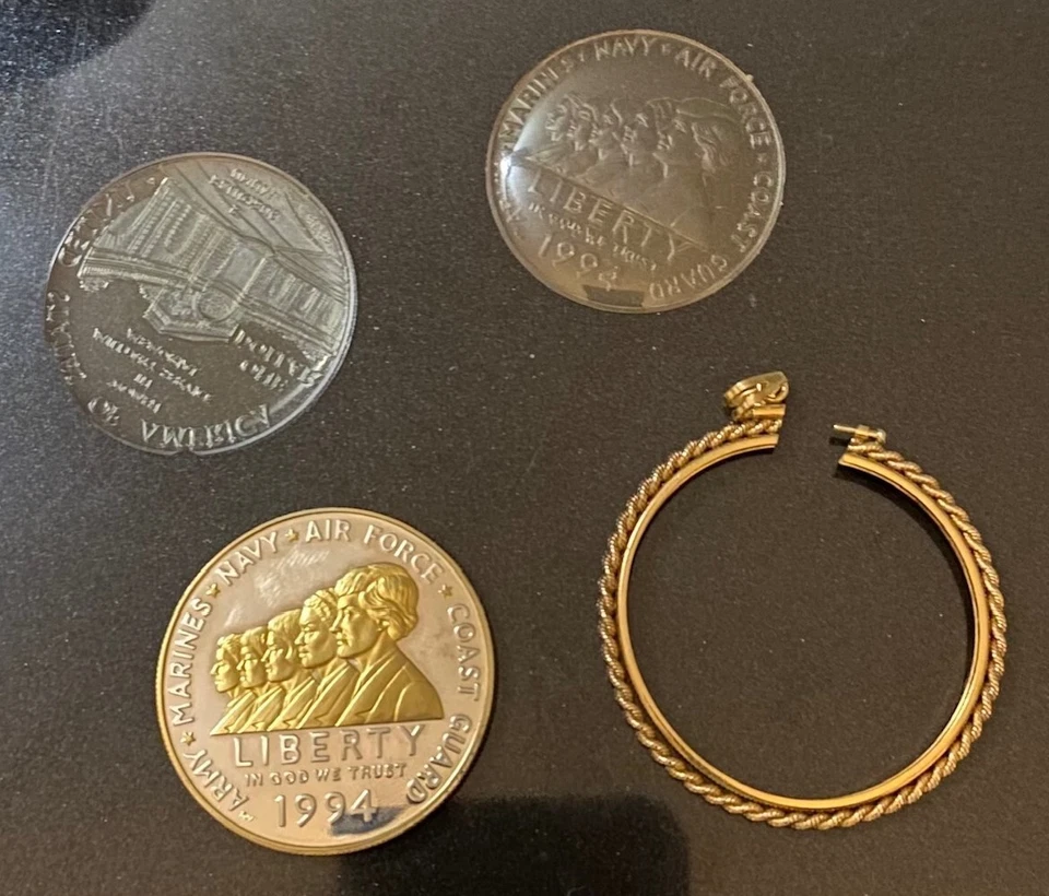 1994 Commemorative WOMEN IN MILITARY PROOF DOLLAR with Gold Filled Bezeled Case - Image 3 of 4