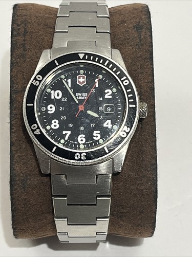 Victorinox Swiss Army Lancer Black Women watch 32mm With New Battery!