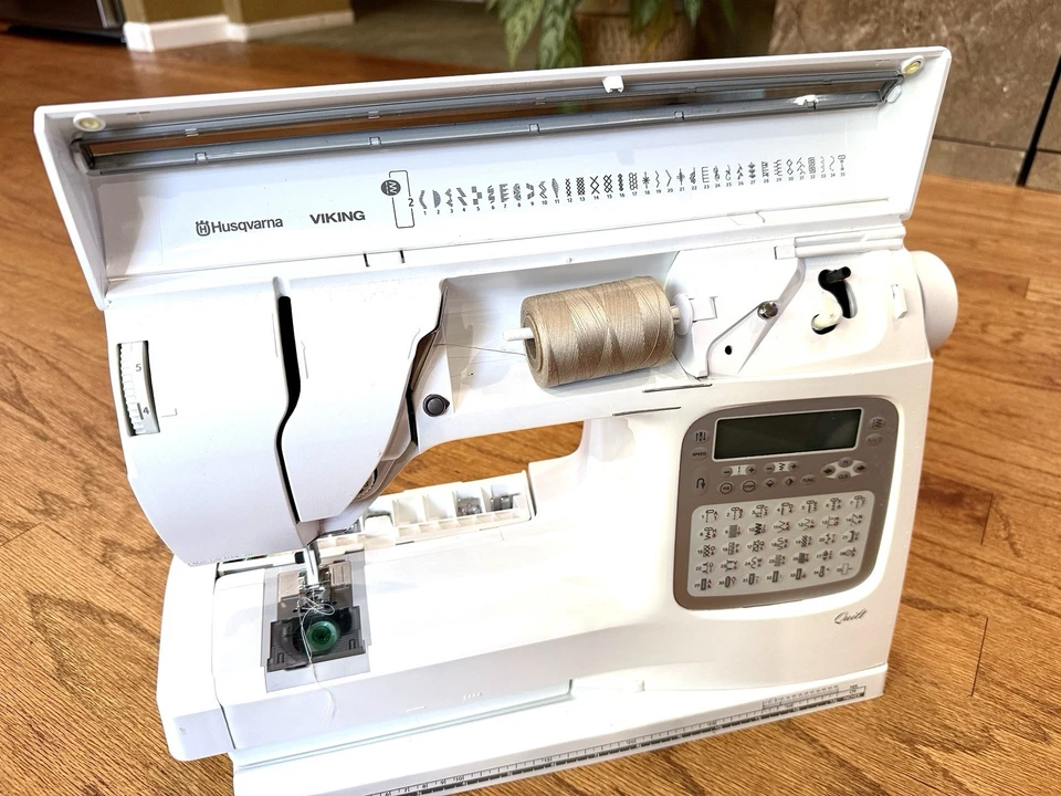 Máquina de coser Husqvarna Viking Platinum 750 Foto 3 de 4