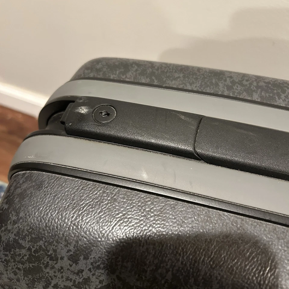 VTG Samsonite Gray Hard Shell Combo Locking Trolley Suitcase Retractable Pull - Image 4 of 4