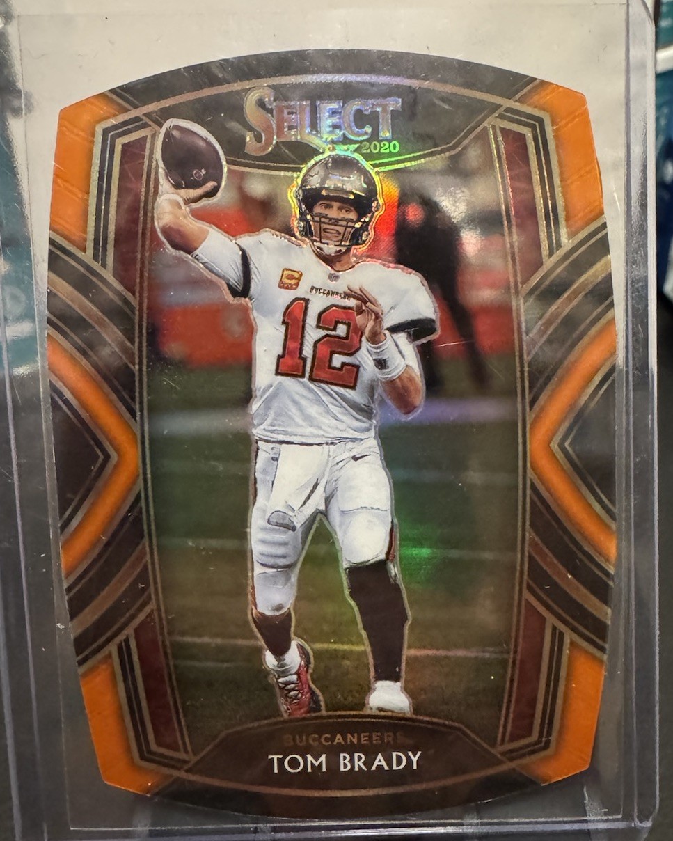 2020 Panini Select - Club Level Tom Brady #201 Orange Prizm Die-Cut - BUCCANEERS