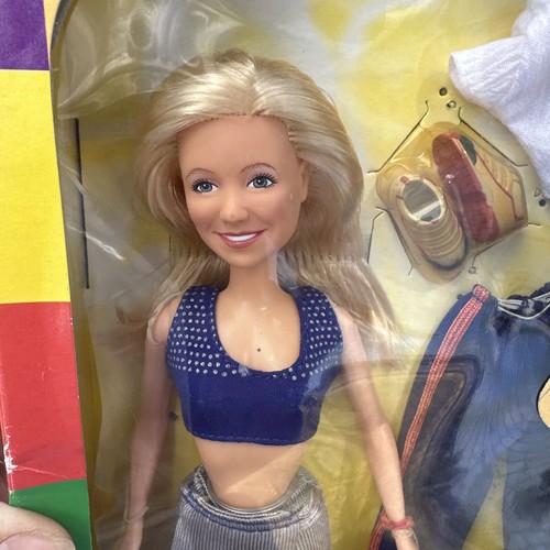 Vintage Hasbro - S Club 7 Sing 'N Style Doll - Hannah - New - Picture 5 of 6