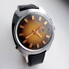 Vintage Soviet men's wristwatch CHAYKA mechanical. Made in the USSR.