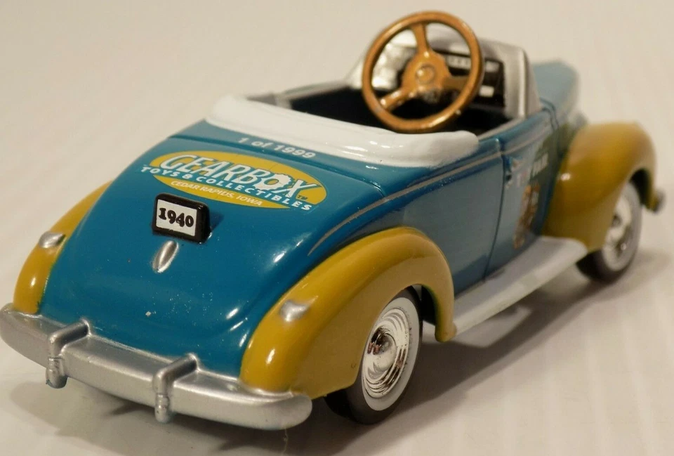 GEARBOX 1940 FORD DELUXE COUPE PEDAL CAR 1999 TOY FAIR 1 OF 1999 NOS - Image 3 of 4