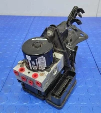 2013-2015 Volkswagen Passat ABS Anti-Lock Brake Pump Control Module Assembly