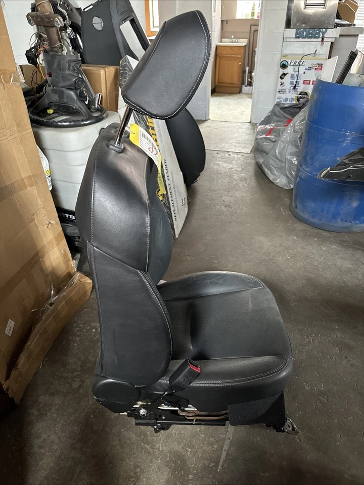 2015 SUBARU FORESTER DRIVER FRONT LEATHER BUCKET SEAT GENUINE OEM USED PART - Image 3 of 4