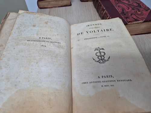 5 volumes oeuvres complètes de Voltaire Paris 1819-1822 philosophie physique etc - Foto 11 di 24