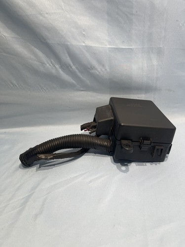 2000 Chevy Astro Van Engine Fuse Box Relay Junction Block - Picture 4 of 7