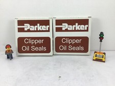 3QTR12 - PARKER CLIPPER OIL SEALS - 2 PIECE SEAL LOT - NEW OLD STOCK