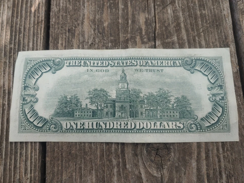 Series 1977 $100 Old Vintage One Hundred Dollar Bill in Excellent Condition! - Image 3 of 4