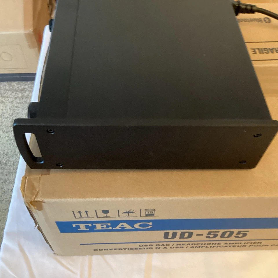 Teac UD-505-X Nero - Amplificatore per cuffie USB DAC - Immagine 4 di 4