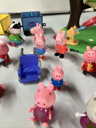Casa en el árbol y figuras de Peppa Pig. Ver descripción - Imagen 3 de 9
