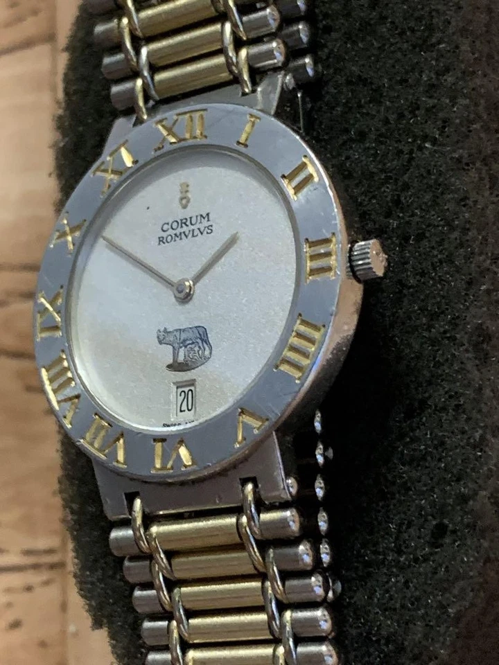 Reloj de cuarzo Corum Romulus 43.903.21 V-48 para hombre hecho en Suiza reloj de lujo Foto 3 de 4