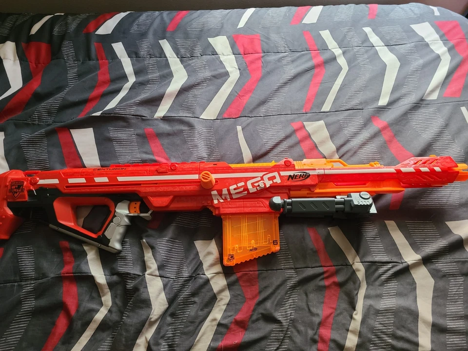 Nerf Mega Haul With 4 Blasters And Darts All Used But Great Condition - Image 3 of 4
