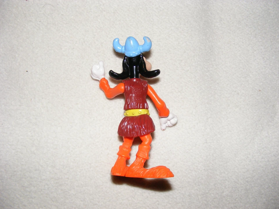Disney Goofy Plastik Figur als Wickinger teilweise beweglich 10 cm hoch - Bild 2 von 3