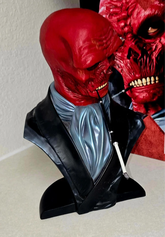 Busto de calavera roja de Sideshow Collectibles Foto 3 de 4