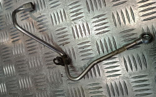 VW Transporter T5 2,0 TDI CAA Ölleitung Turbolader Ölvorlaufleitung 03L145771Q