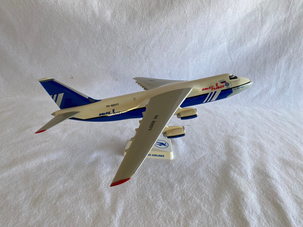 貨物機模型　アントノフ　AN-124-100 RUSLAN　1/200　　か antonov-airlines-an-124-100-