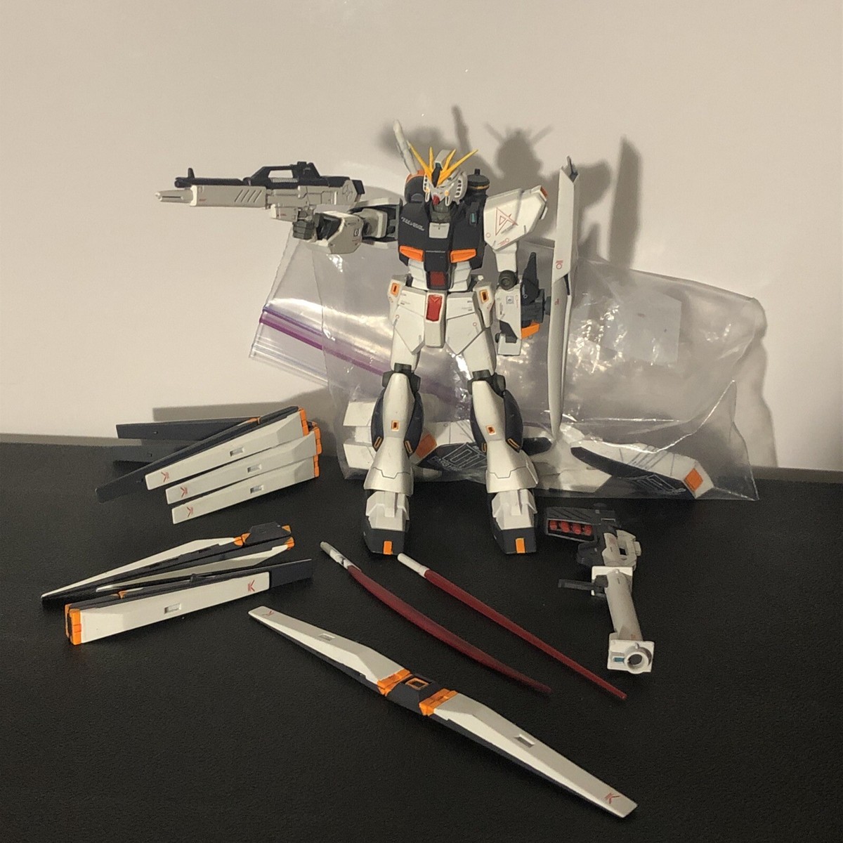 Amuro Ray's Nu Gundam + HWS RX-93 Bandai - Fix Figuration
