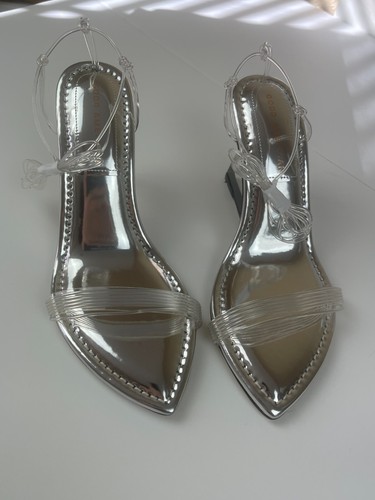 Good American GA080V-E Ankle Strap Wedge Sandal In Silver 001 Size 7.5 - Picture 5 of 8