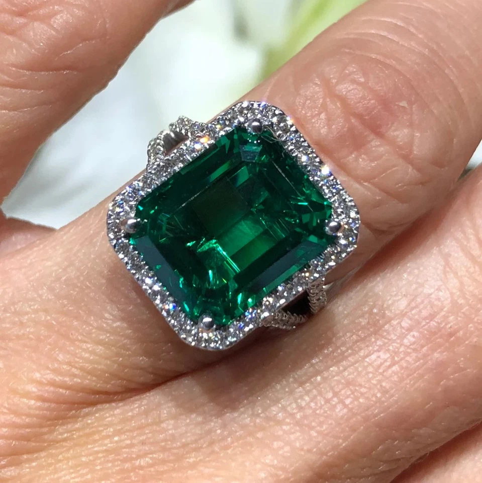 14K Solid Gold Big Size Lab Grown Emerald and Lab Grown Diamond Emerald Ring - Image 2 of 4